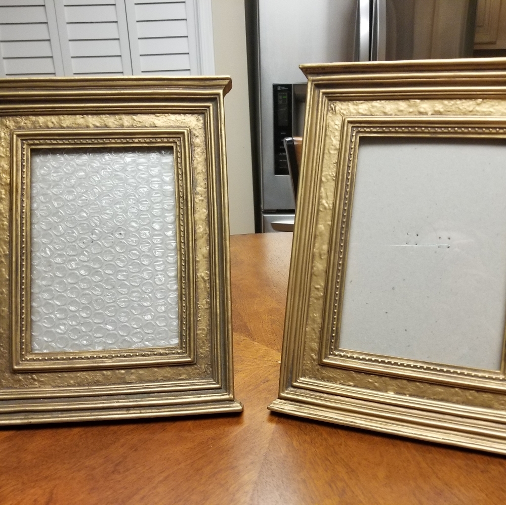 Set of (2)  5x7 picture frames